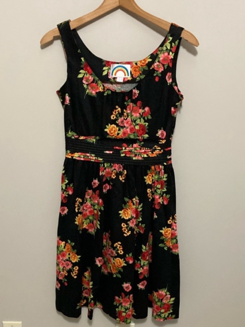Ruby Belle Black Floral Scoop-Neck Summer Dress, Size 4, pleated waistline - Picture 2 of 10